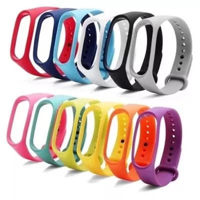Malla smartwatch band colores de Fomo Argentina - Las mallas para smartwatch tipo band de colores son accesorios intercambiables diseñados para brindar comodidad, estilo y personalización a tu reloj inteligente. Están fabricadas principalmente en silicona suave, un material hipoalergénico, flexible y resistente al agua, ideal para el uso diario y actividades deportivas. Su diseño ergonómico incluye ajuste con broche clásico o tipo pin-and-tuck, asegurando firmeza en la muñeca. Están disponibles en múltiples colores y tallas.  Son fáciles de colocar, lavar y combinar con distintos estilos personales.