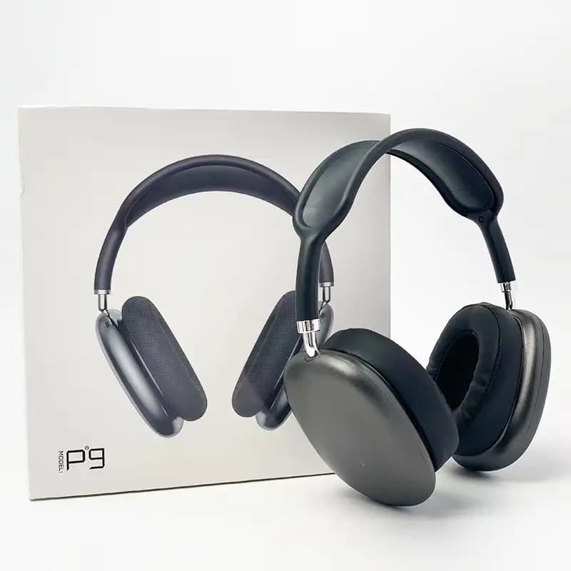 Auricular vincha P9  de Fomo Argentina - Los auriculares P9 combinan diseño moderno, comodidad y sonido envolvente para acompañarte en cualquier momento. Su formato over-ear con almohadillas acolchadas brinda mayor confort durante largas horas de uso, mientras que su conectividad Bluetooth permite disfrutar música, videos o llamadas con total libertad. Además, cuentan con micrófono integrado, entrada auxiliar y compatibilidad con tarjeta Micro SD para una experiencia más versátil.
 Las publicaciones consultadas coinciden en batería de 400 mAh, alcance de hasta 10 metros y hasta 10 horas de reproducción según uso. 